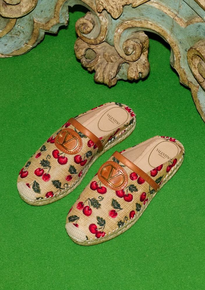 The Ultimate Guide to Flats: Chic & Comfy for Every Occasion