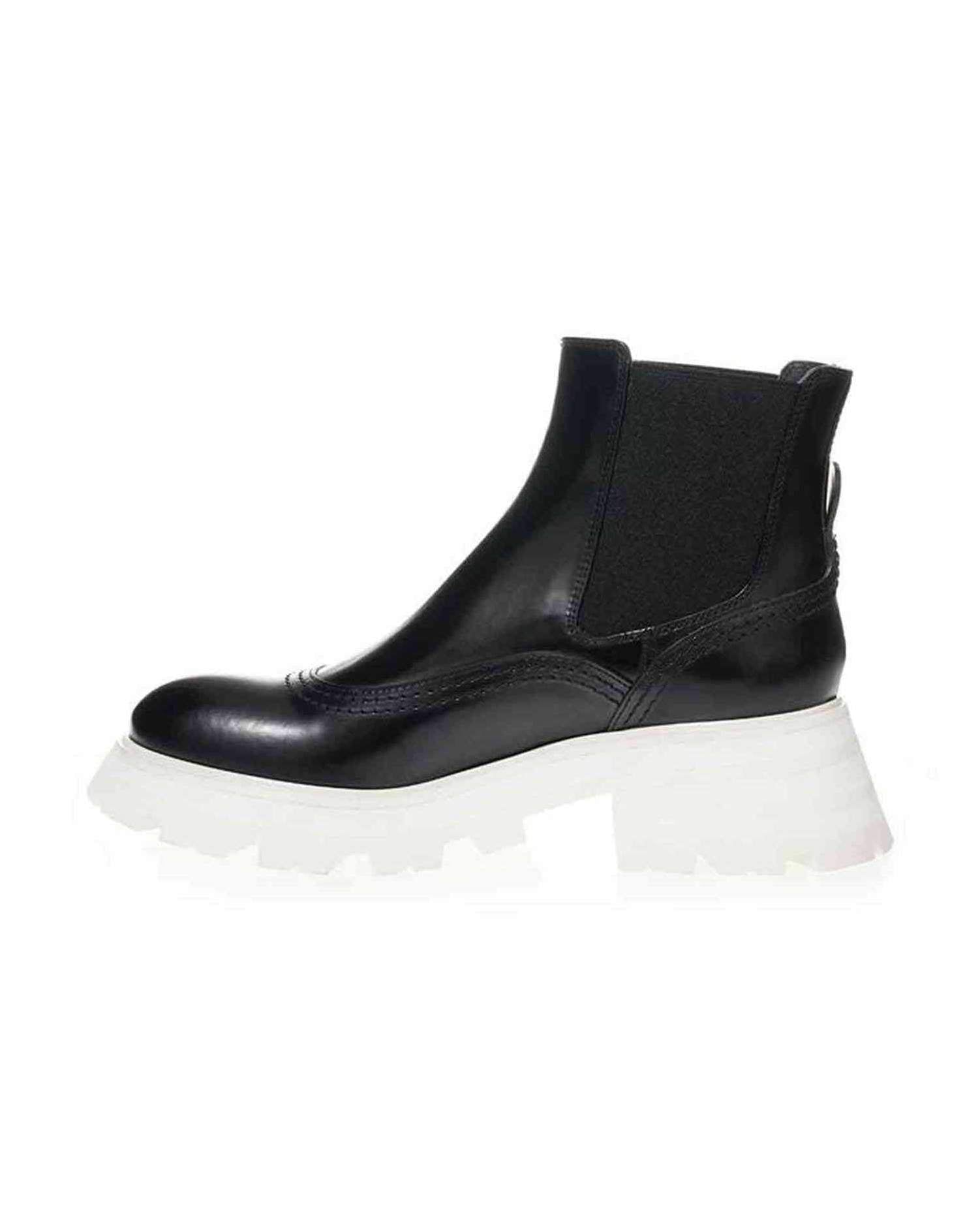 Alexander Mcqueen Elegant Leather Boots In Black Timeless Glam Steals