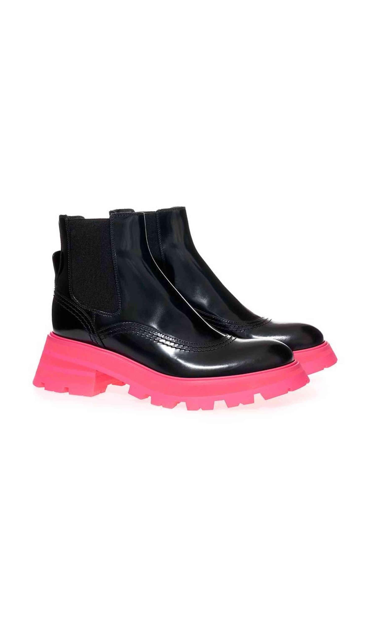 Alexander Mcqueen Elegant Leather Black Boots Glam Steals