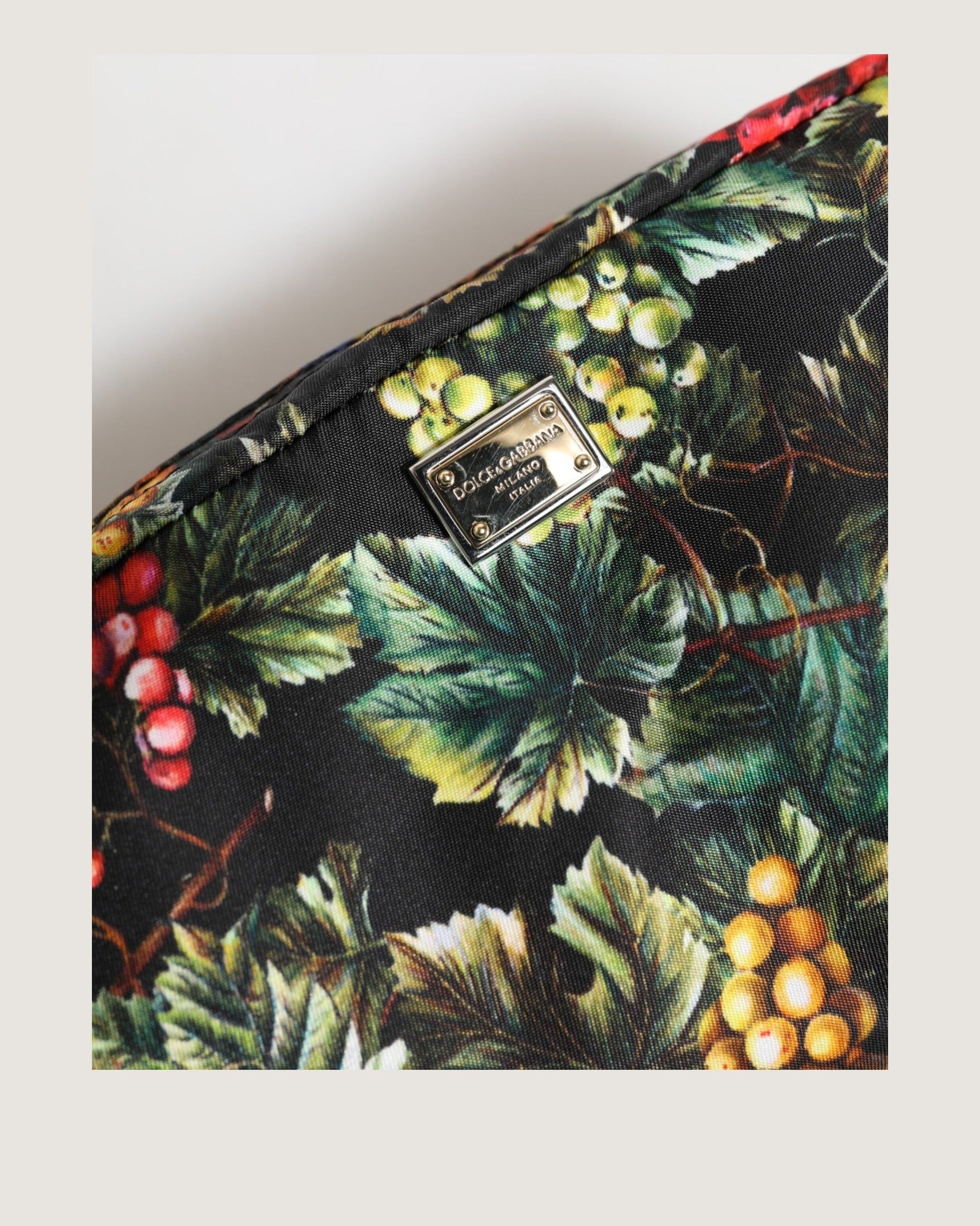 Dolce & Gabbana Multicolor Grape Print Clutch Logo Plaque Pouch Bag Clutch Bags