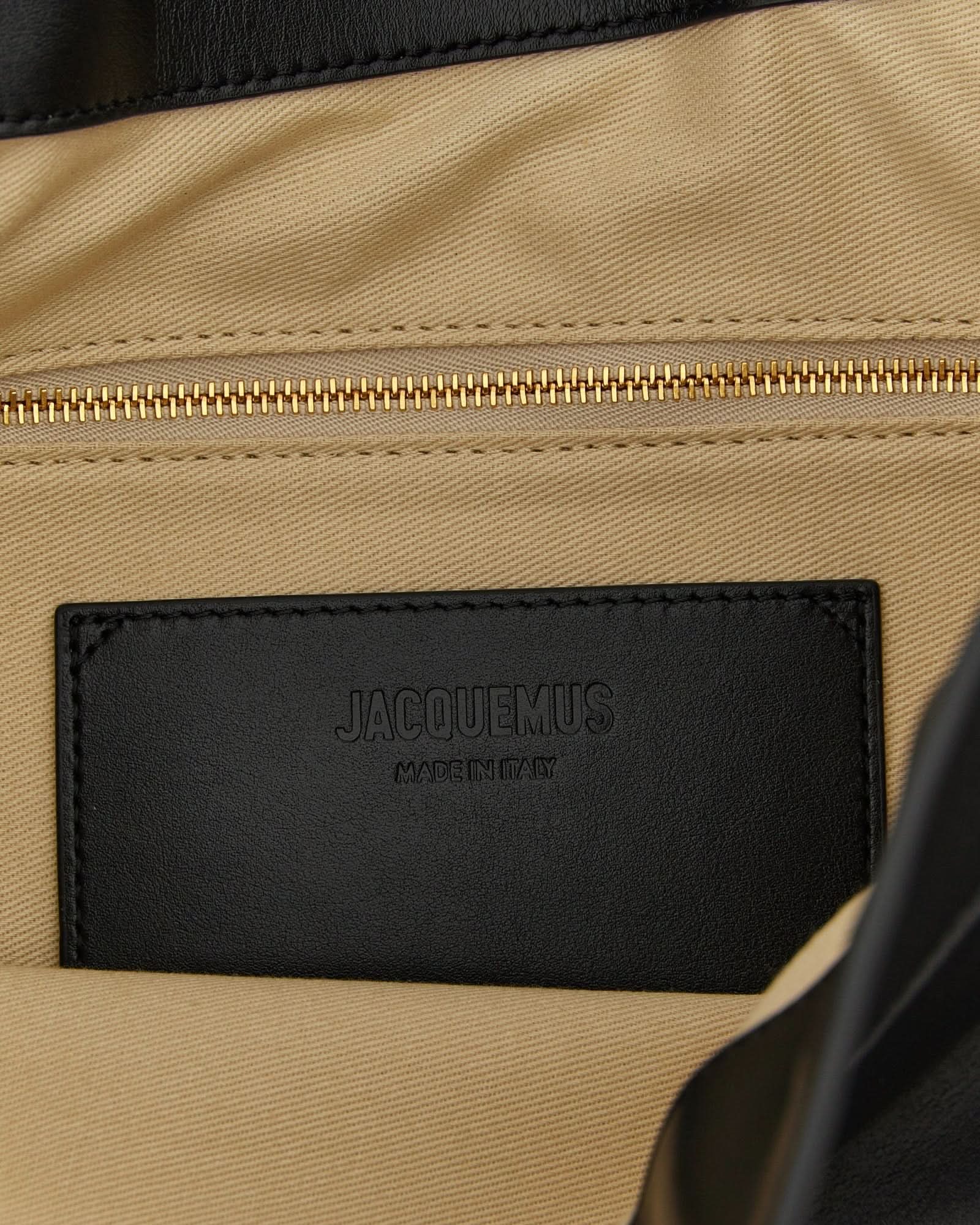 Jacquemus Le Sac Ovalo Shoulder Bag Shoulder