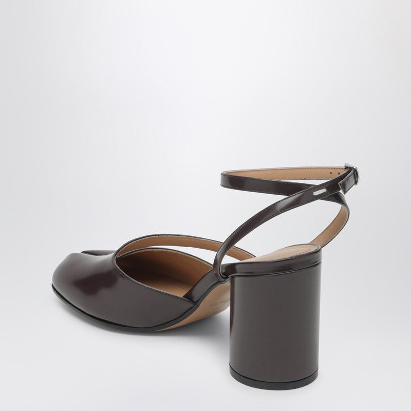 Maison Margiela Brown Leather Tabi Sandals in Brushed Glam Steals