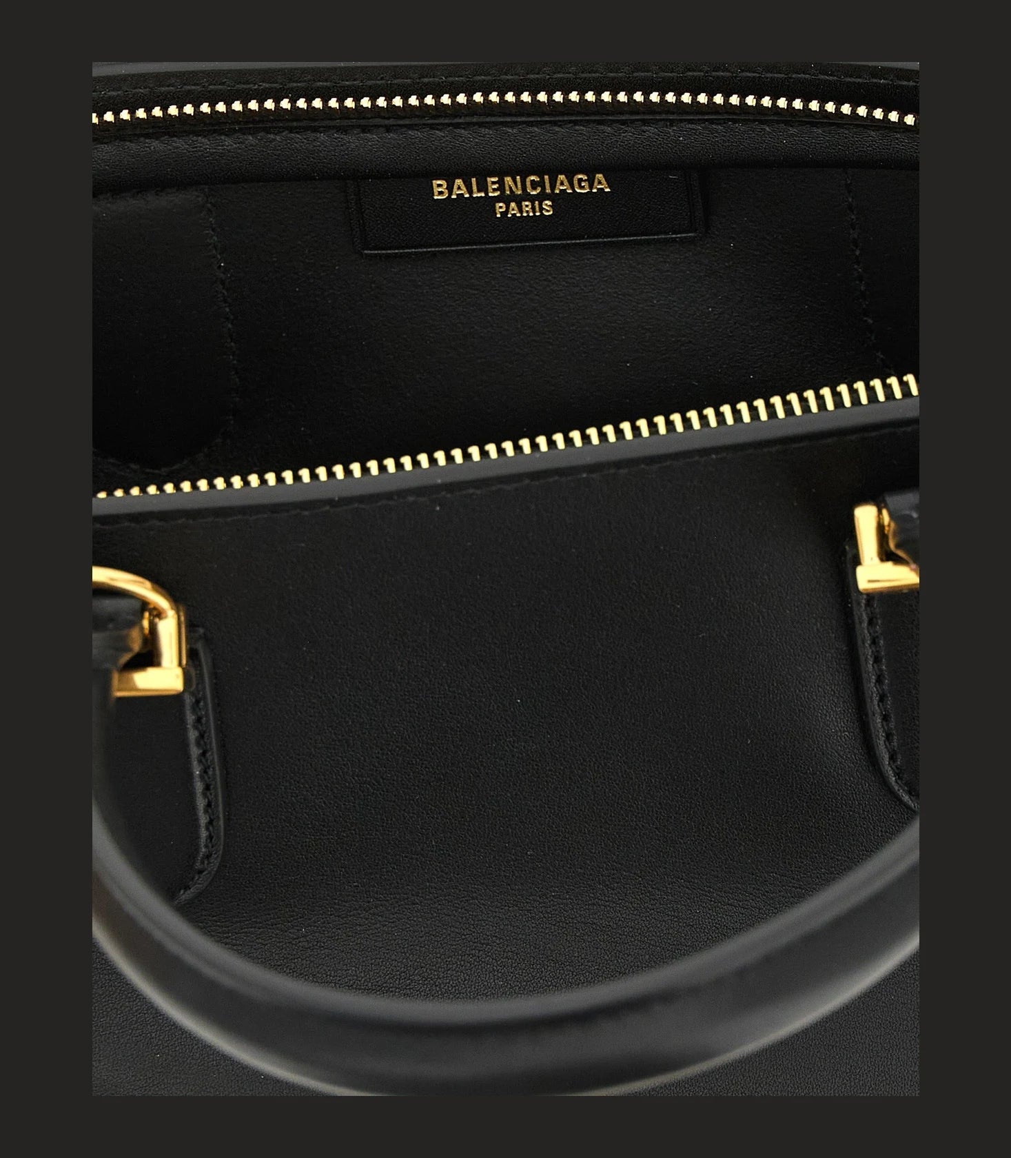 Balenciaga Baguette Handbag in black β view 4