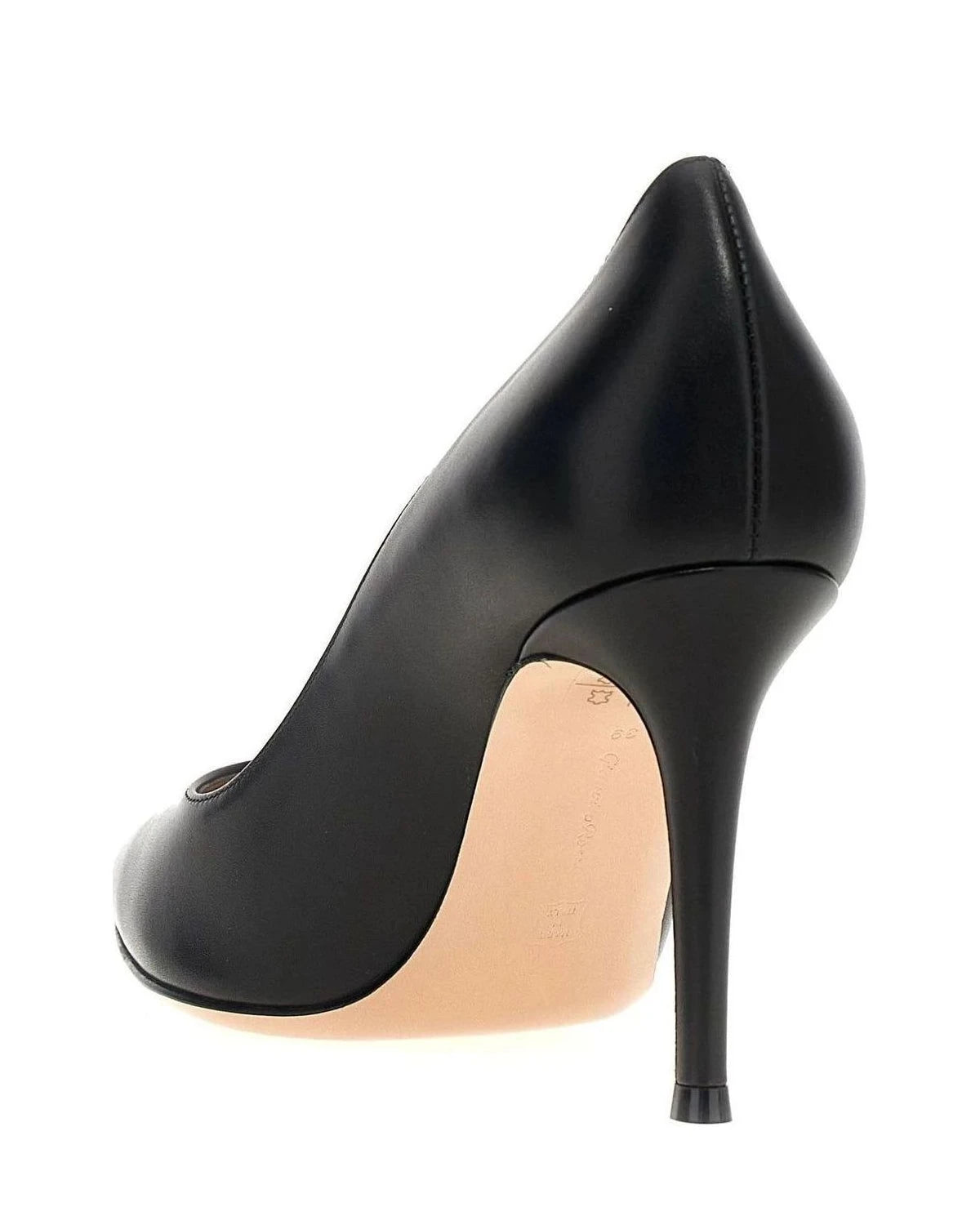 Gianvito Rossi Pumps in black, Calf Leather — view 3