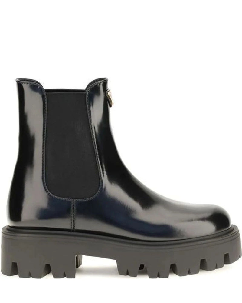 Prada Chelsea Boots in black, Calf Leather