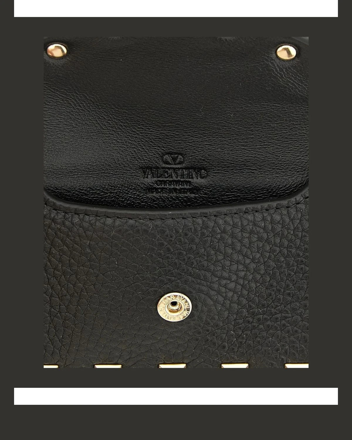 Valentino Garavani Keychain in black, Calfskin Leather — view 3