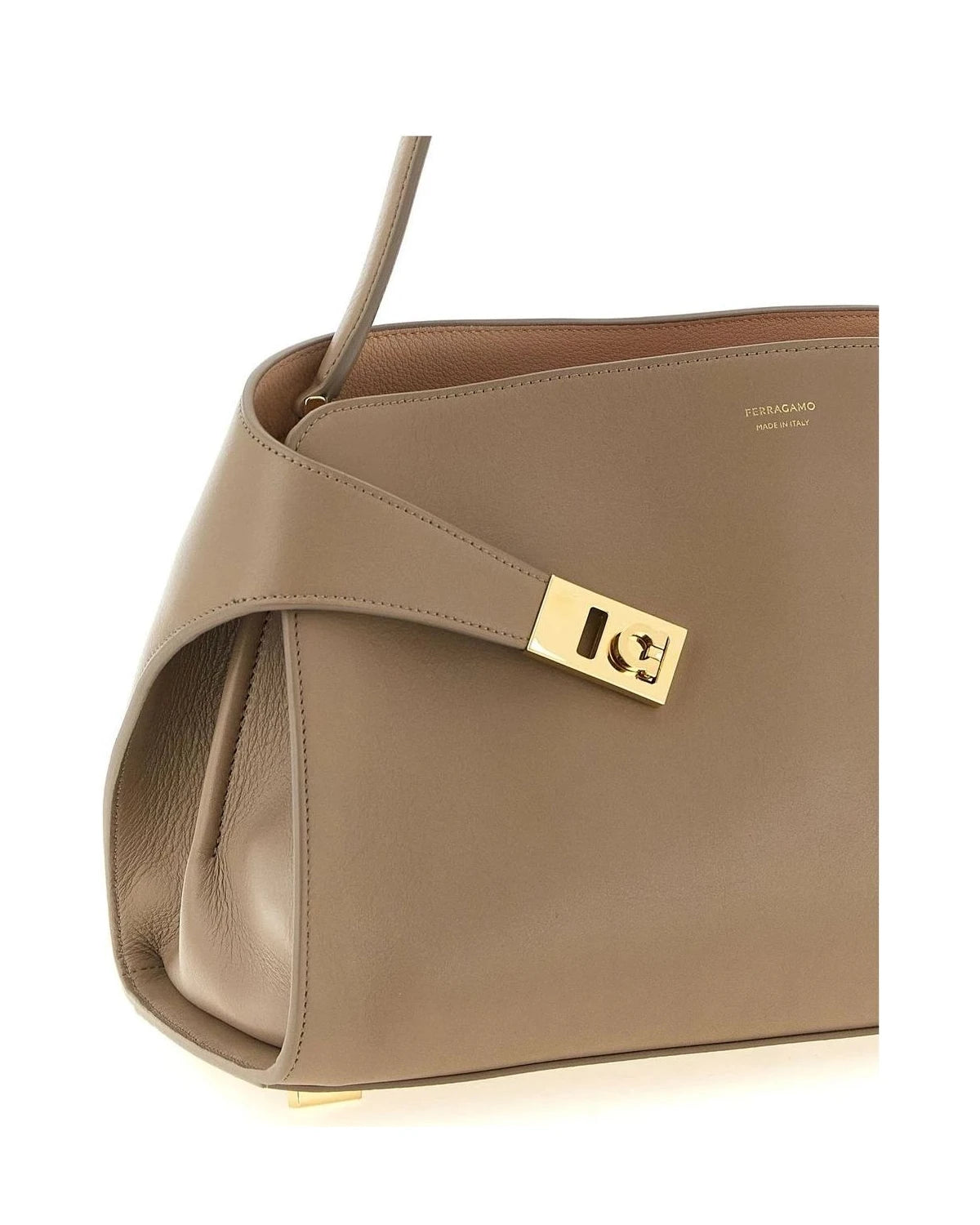 Ferragamo Shoulder Bag in pink, Calfskin Leather — view 3