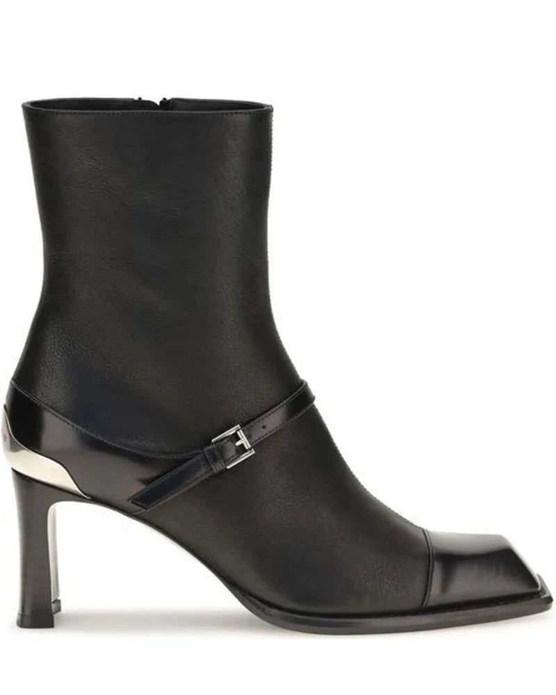 Alexander McQueen Ankle Boots in black, Lamb