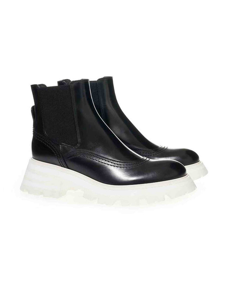 Alexander Mcqueen Elegant Leather Boots In Black Timeless Glam Steals