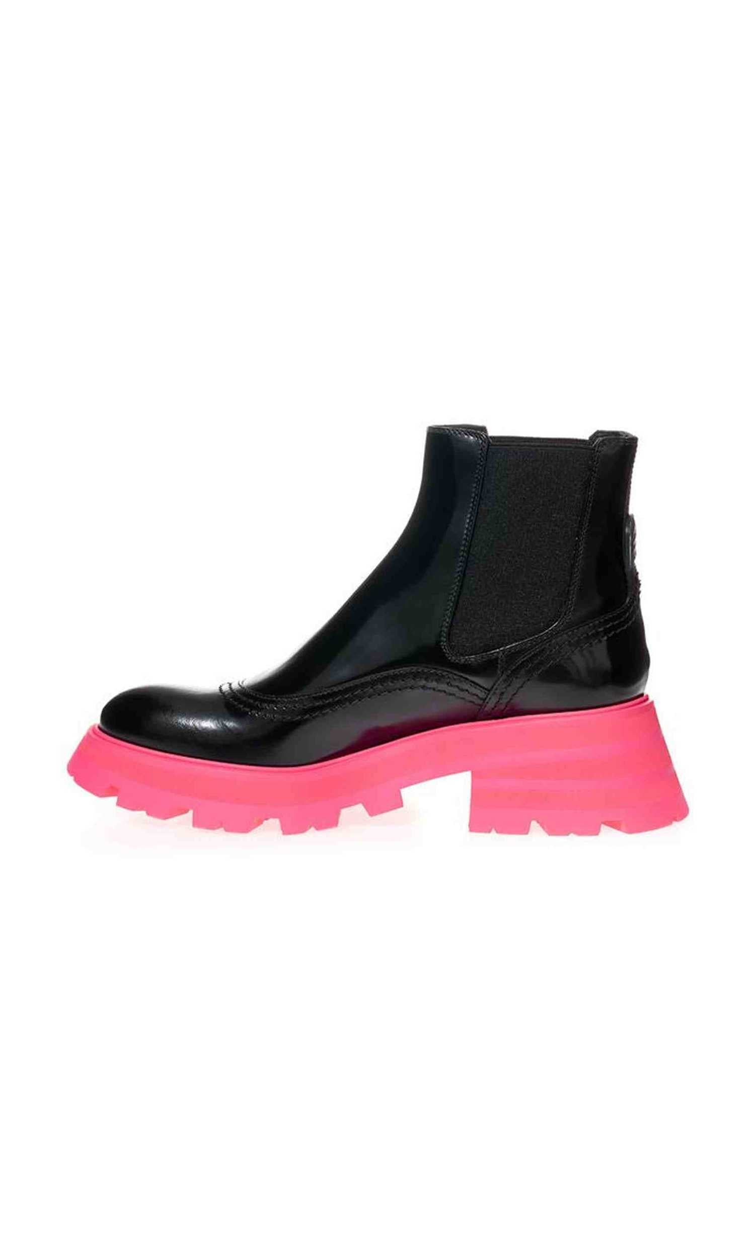 Alexander Mcqueen Elegant Leather Black Boots Glam Steals