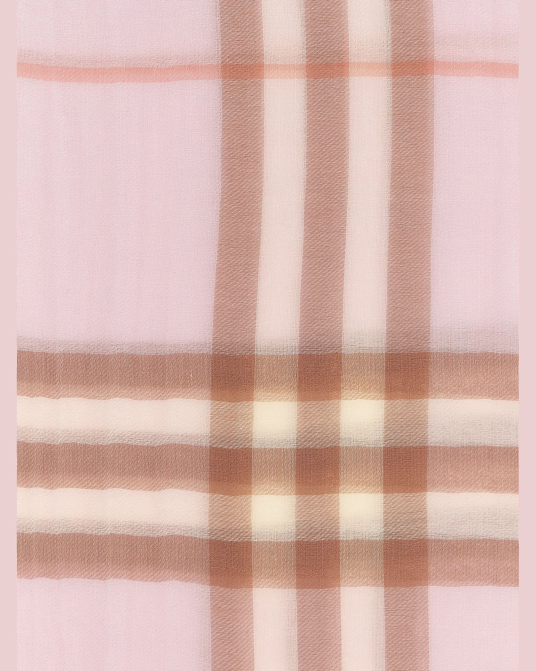 Burberry Giant Scarf Glam Steals