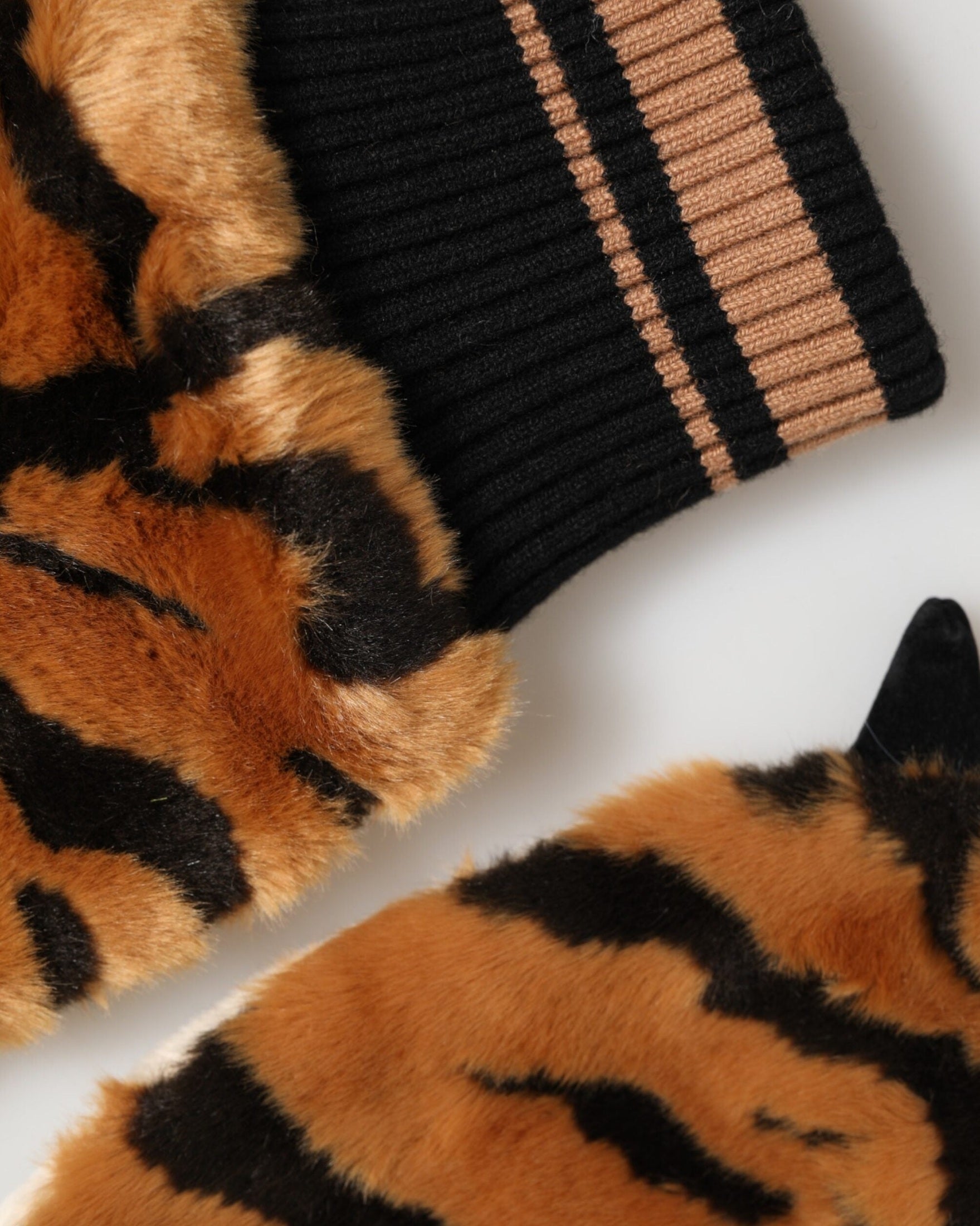 Dolce & Gabbana Brown Tiger Knitted Fur Wrist Mitten Gloves Glam Steals