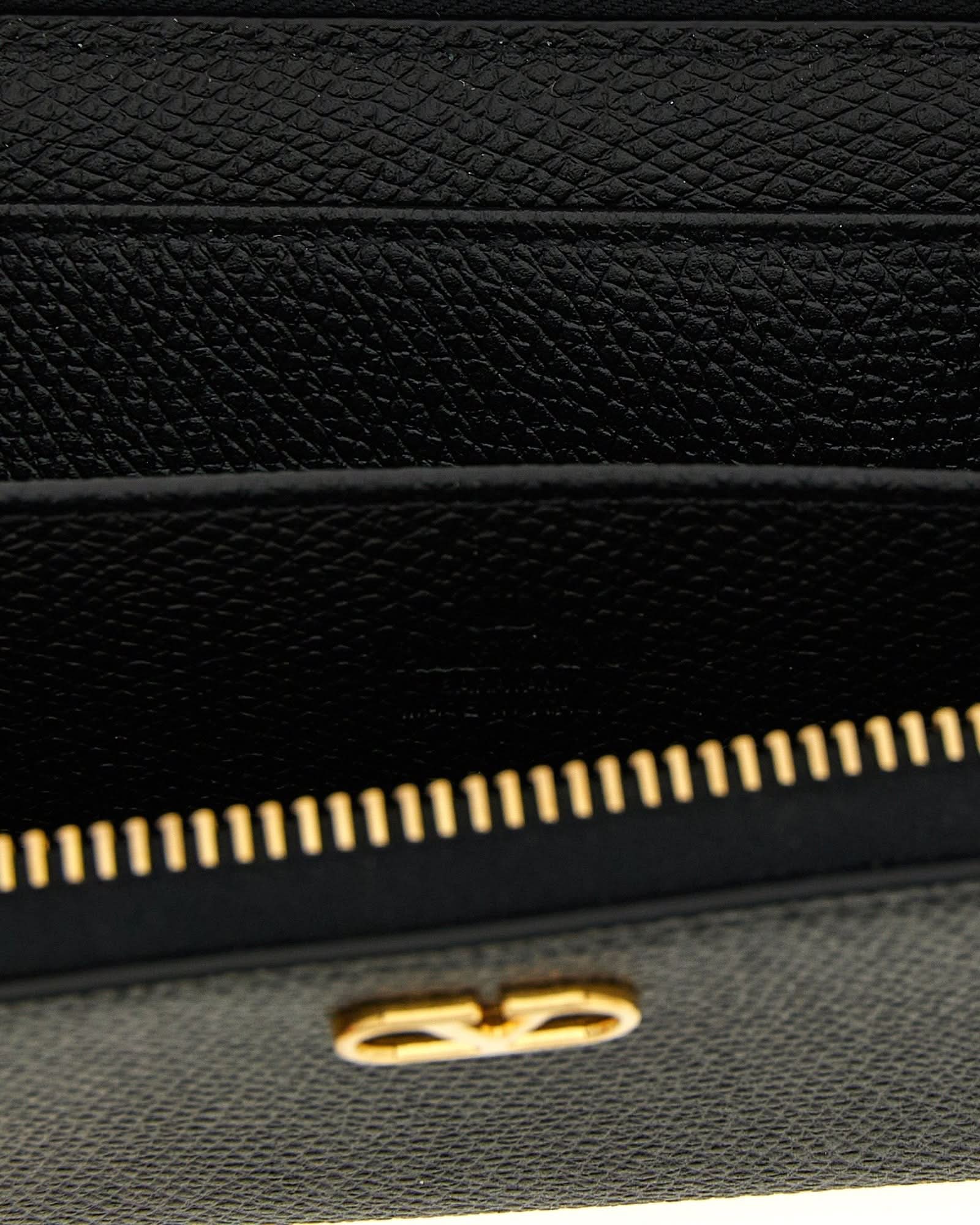 Valentino Garavani Vlogo Signature Cardholder Glam Steals